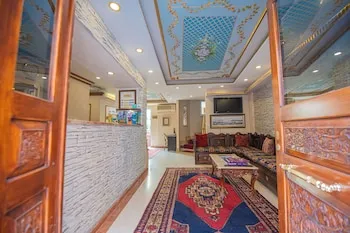 Kaftan Hotel