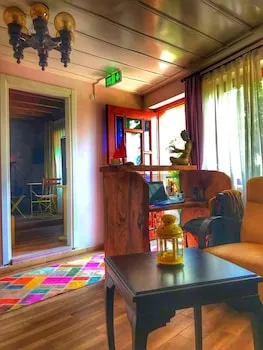 Cunda TheLara Otel