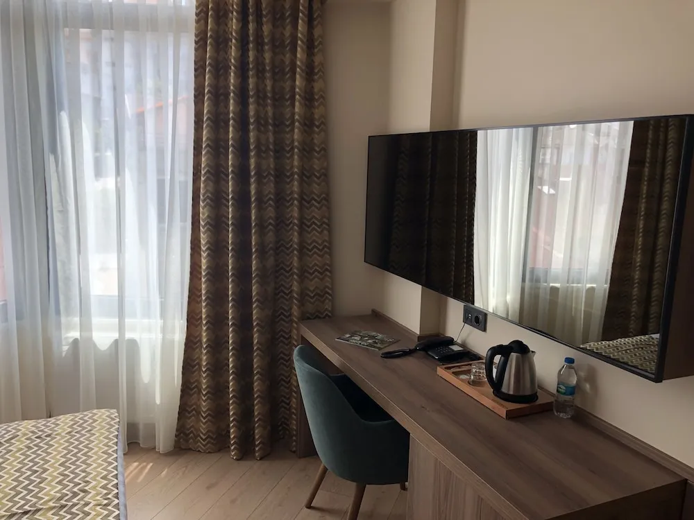 Basic Tek Büyük Yataklı Oda