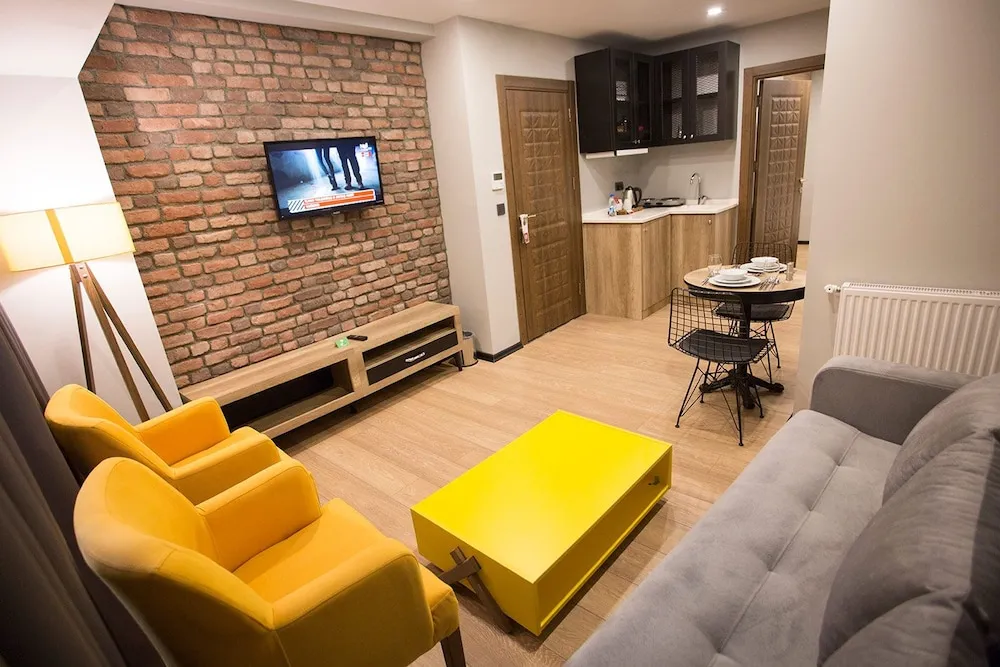 Apartment Basement /Ground Floor