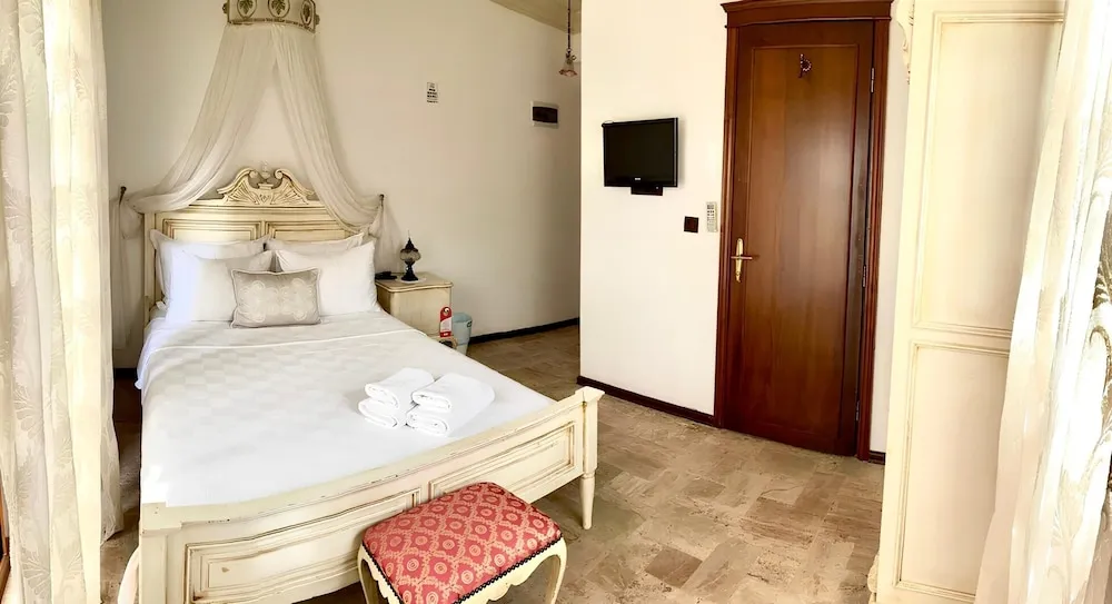 Comfort Tek Büyük Yataklı Oda, Bahçe Manzaralı, Bahçeli