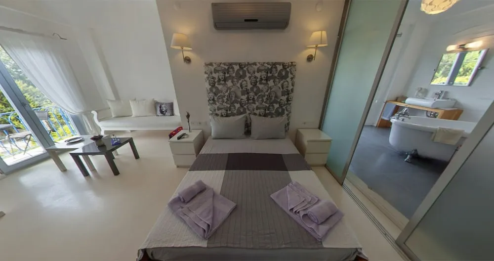 Deluxe Tek Büyük Yataklı Oda, Deniz Manzaralı