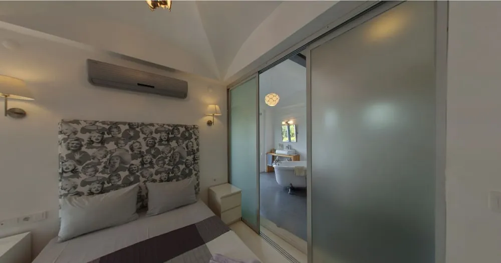 Deluxe Tek Büyük Yataklı Oda, Deniz Manzaralı