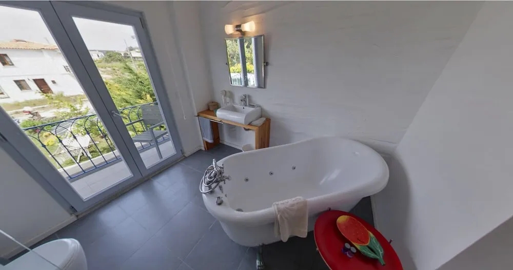 Deluxe Tek Büyük Yataklı Oda, Deniz Manzaralı