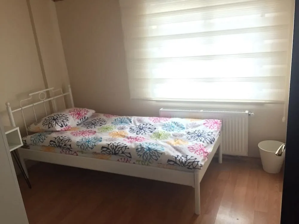 Tek Kişilik Oda, Ortak Banyo