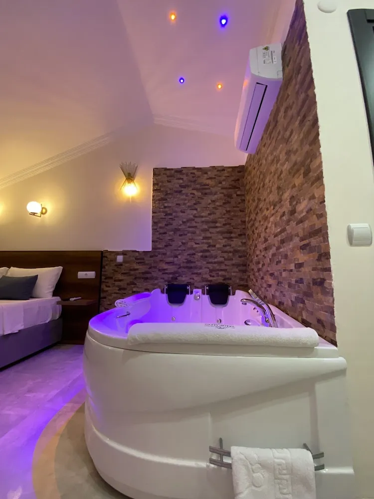 Superior Çatı Katı (Loft), Sıcak Su Küveti