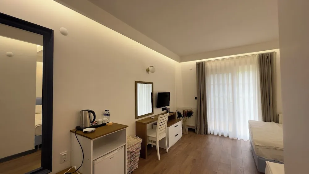 Deluxe Tek Büyük Yataklı Oda