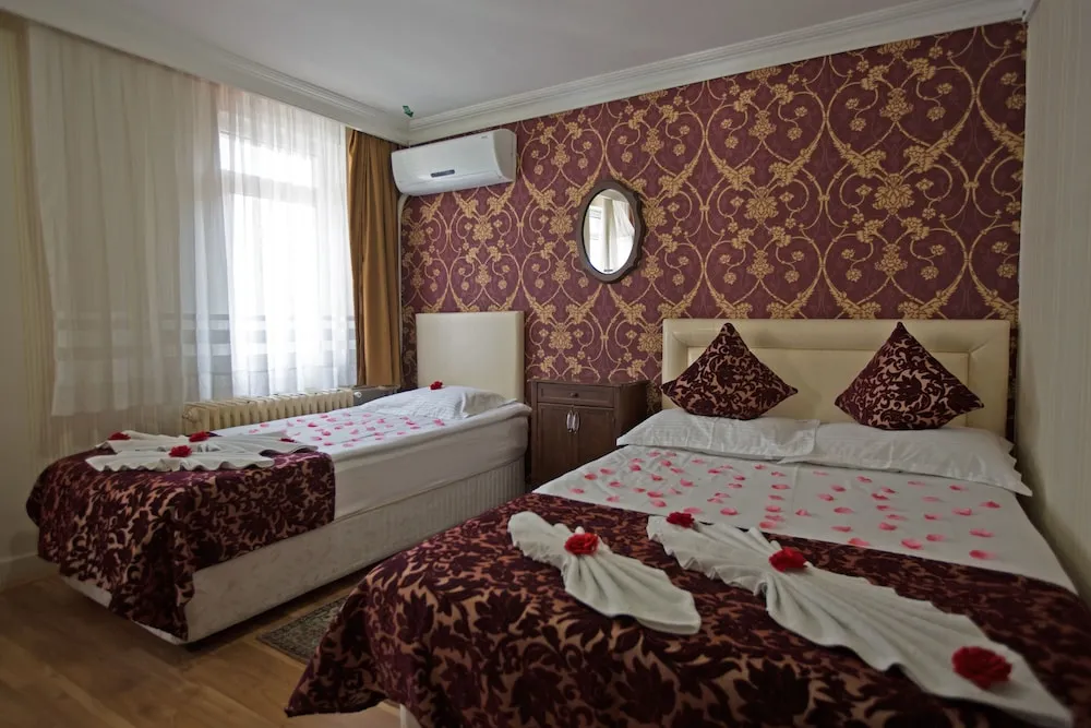 Üç Kişilik Oda, Banyolu/Duşlu