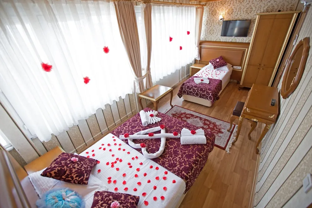 Üç Kişilik Oda, Banyolu/Duşlu