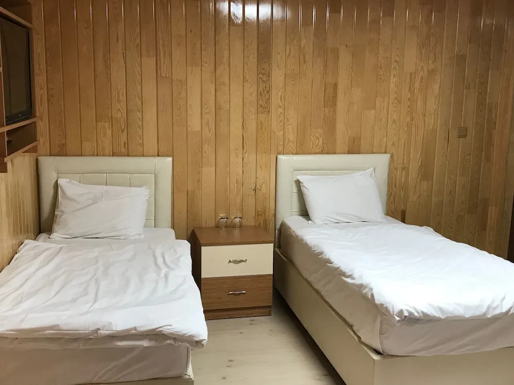 Dört Kişilik Oda, 1 Yatak Odası, Balkon, Göl Manzaralı