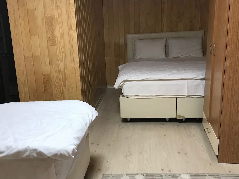 Dört Kişilik Oda, 1 Yatak Odası, Balkon, Göl Manzaralı