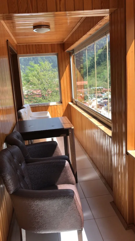 Dört Kişilik Oda, 1 Yatak Odası, Balkon, Göl Manzaralı