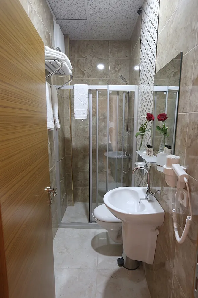 Deluxe Üç Kişilik Oda