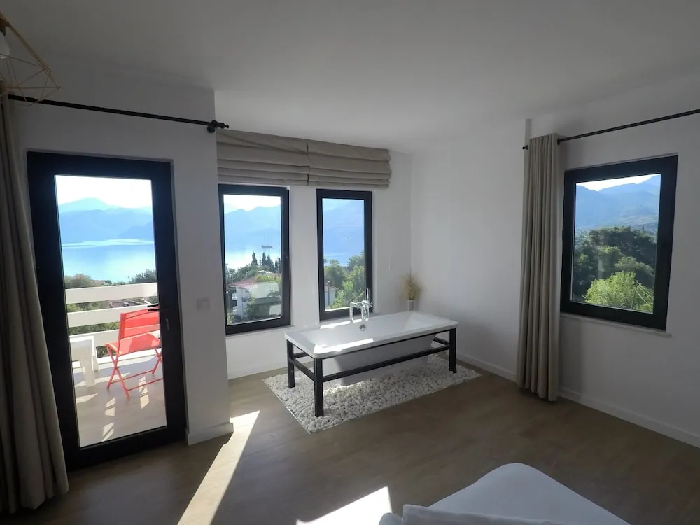 Executive Tek Büyük Yataklı Oda (No8 Copper Suite)