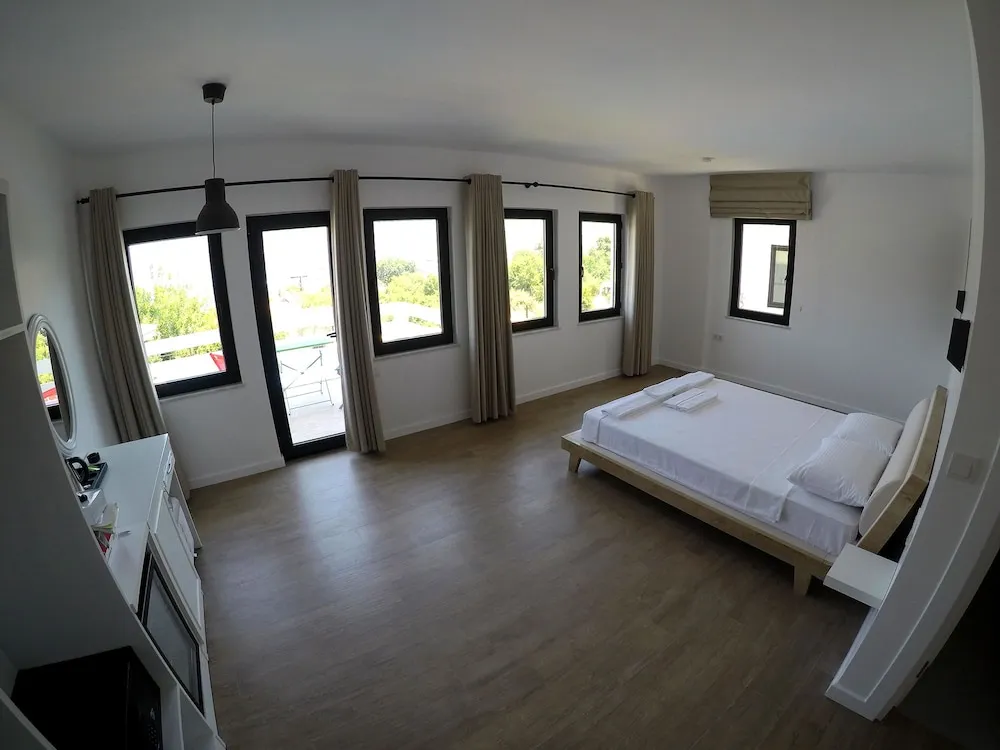 Deluxe Tek Büyük Yataklı Oda (No2 Albatros)