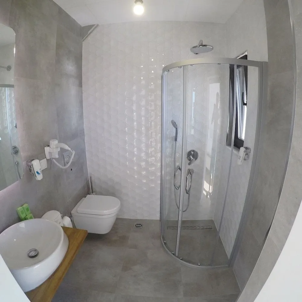 Deluxe Tek Büyük Yataklı Oda (No4 Globe)