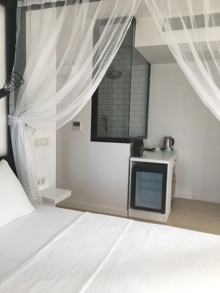 Deluxe Tek Büyük Yataklı Oda (No10 City)