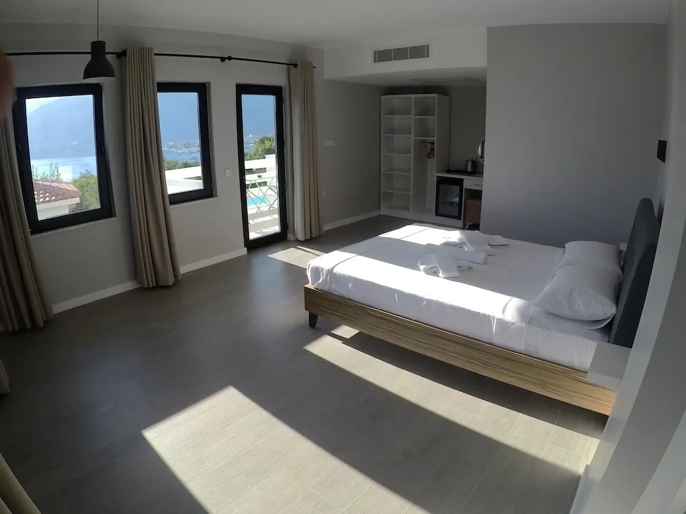 Deluxe Tek Büyük Yataklı Oda (No1 Antrasit)