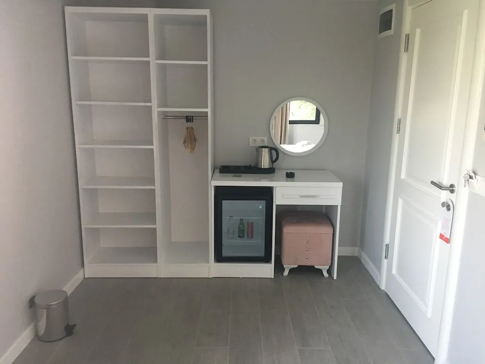 Deluxe Tek Büyük Yataklı Oda (No1 Antrasit)
