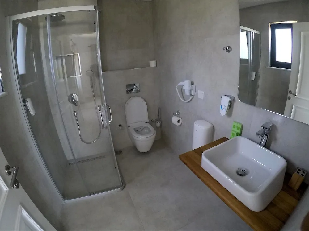Deluxe Tek Büyük Yataklı Oda (No6 Bone)