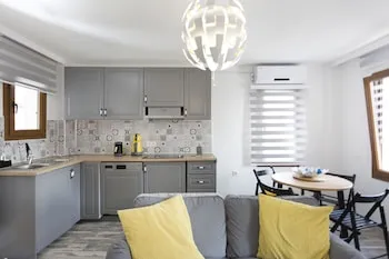 Alp Suites Limon