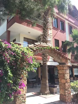 Helene Apart Hotel
