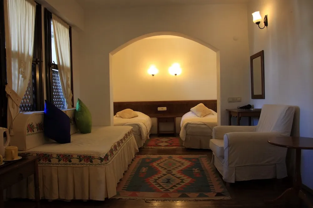Deluxe Üç Kişilik Oda