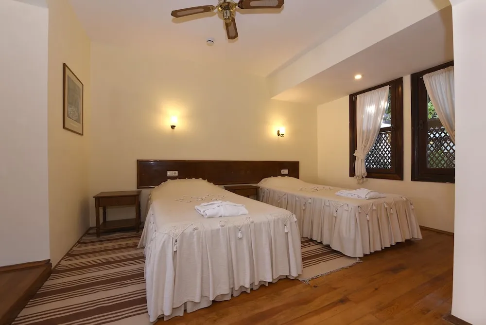 Deluxe Üç Kişilik Oda