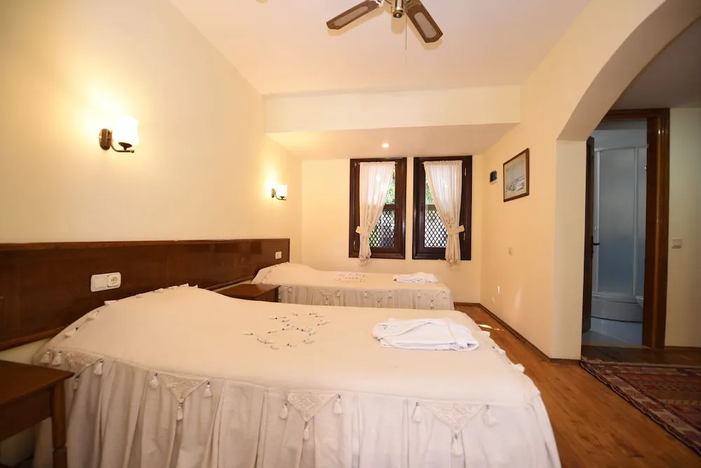 Deluxe Üç Kişilik Oda
