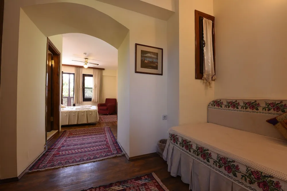 Deluxe Üç Kişilik Oda