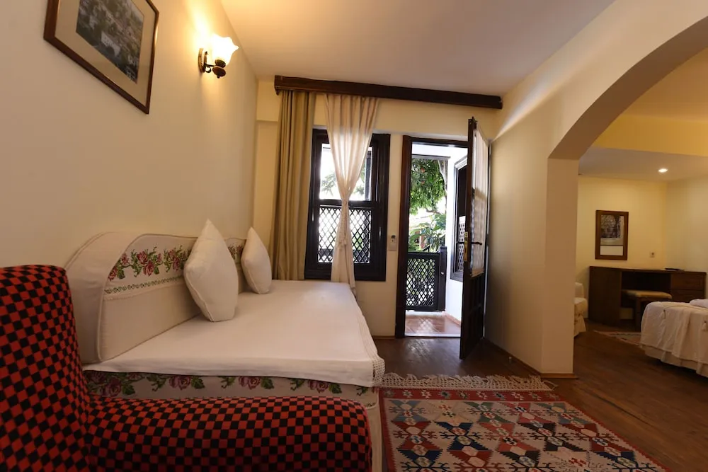 Deluxe Üç Kişilik Oda