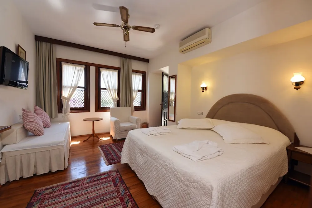 Deluxe Tek Büyük Yataklı Oda