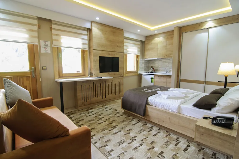 Deluxe Çift Kişilik Oda, Balkonlu,Göl Manzaralı,Mini Mutfaklı