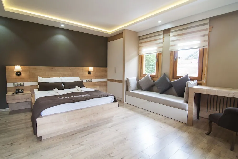 Deluxe Üç Kişilik Oda, Jakuzi,Göl Manzaralı,Balkonlu
