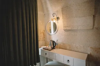 Daphne Cave Hotel