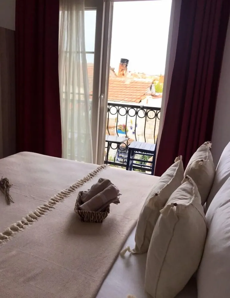 Deluxe Oda, Balkon, Bahçe Manzaralı
