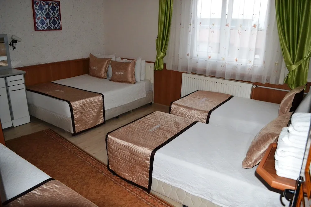 Deluxe Family Room 5 Person