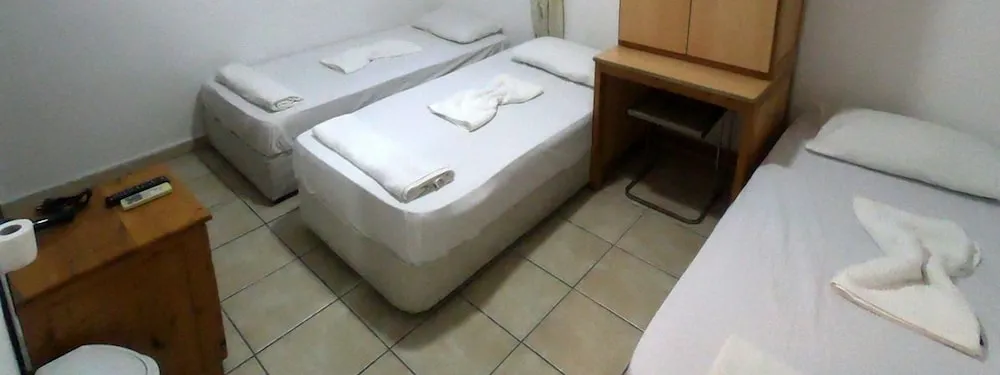 Üç Kişilik Oda
