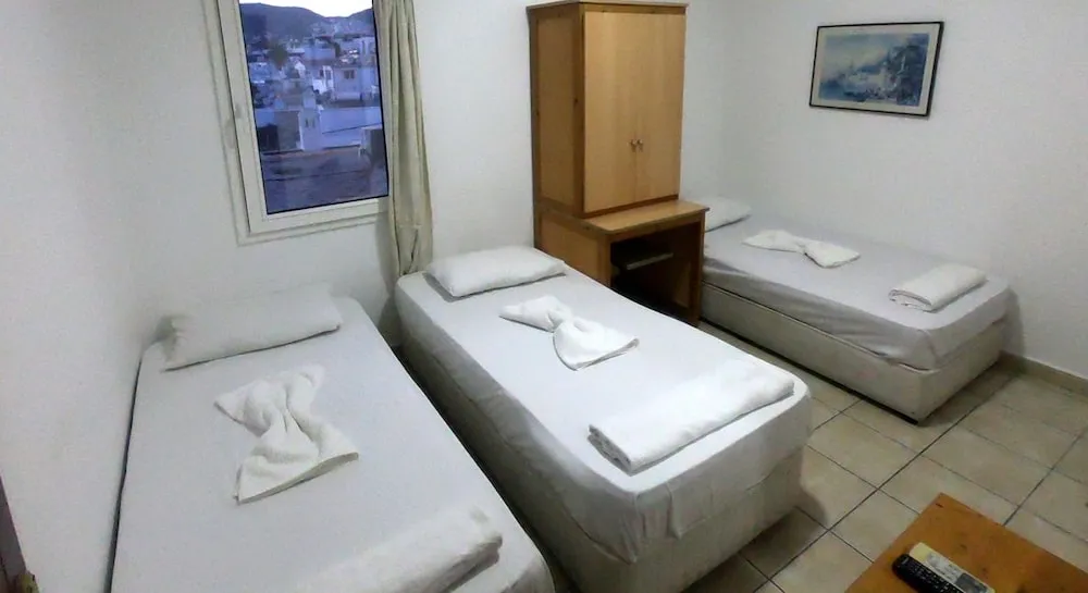 Üç Kişilik Oda