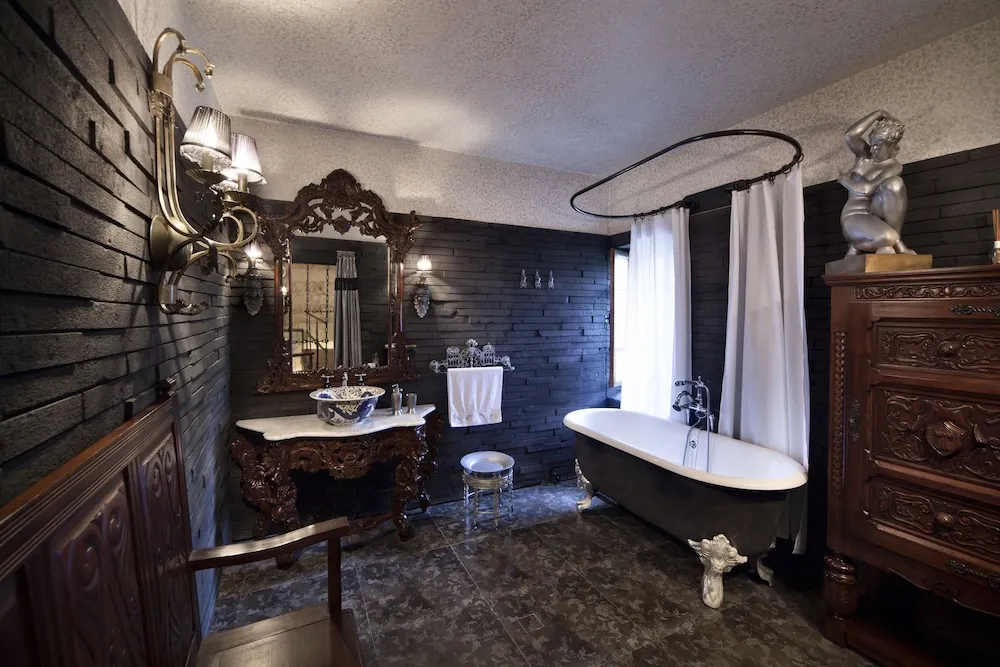 Signature Suites