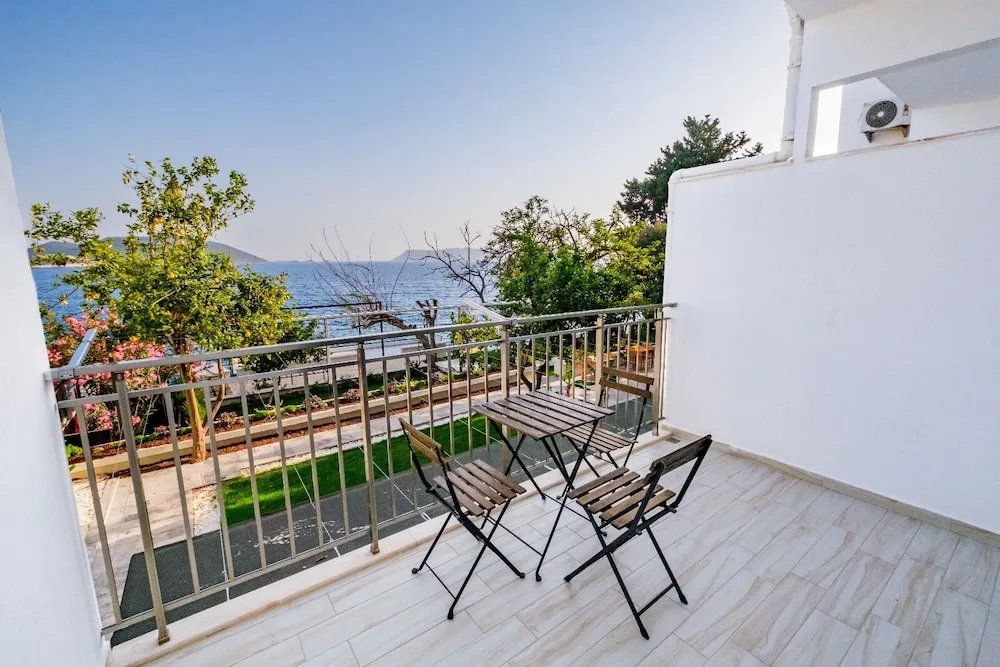 Deluxe Tek Büyük Yataklı Oda, Deniz Manzaralı