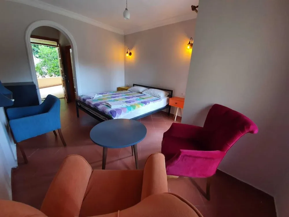 Standard Oda, 1 Büyük (Queen) Boy Yatak