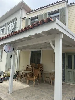 Begos Hotel