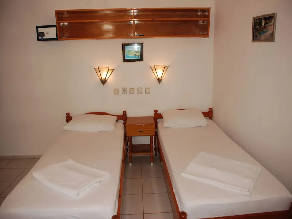 Standard Tek Büyük Yataklı Oda