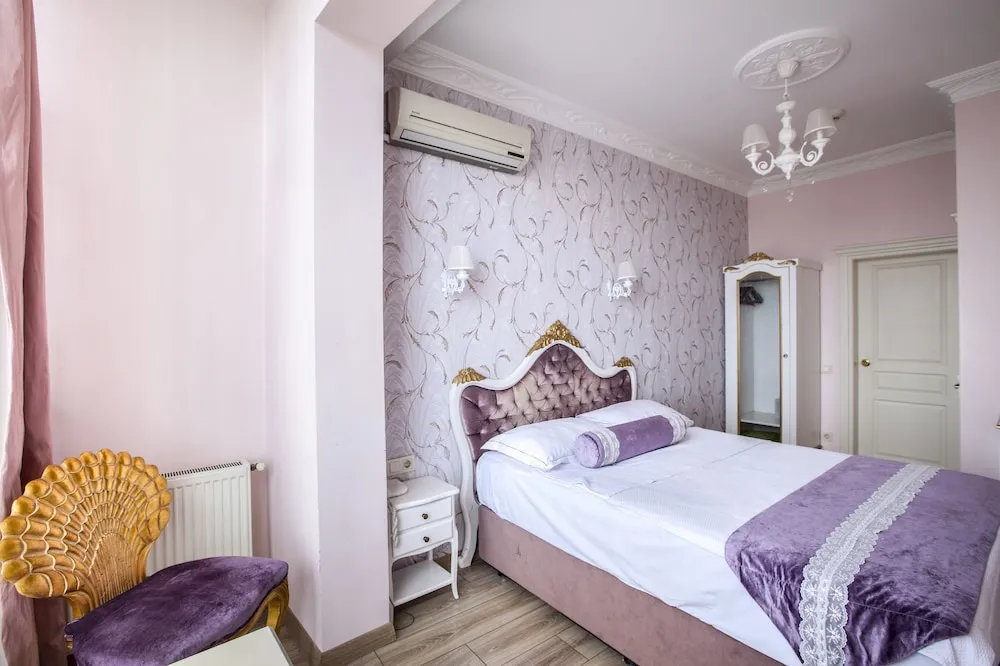 Tek Büyük Yataklı Oda