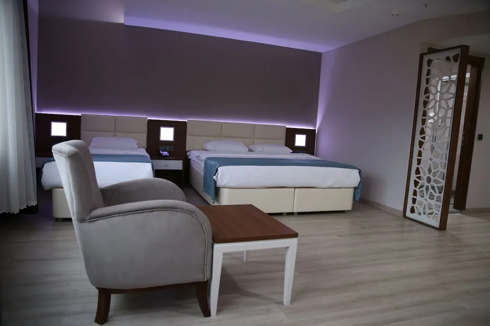 Deluxe Üç Kişilik Oda