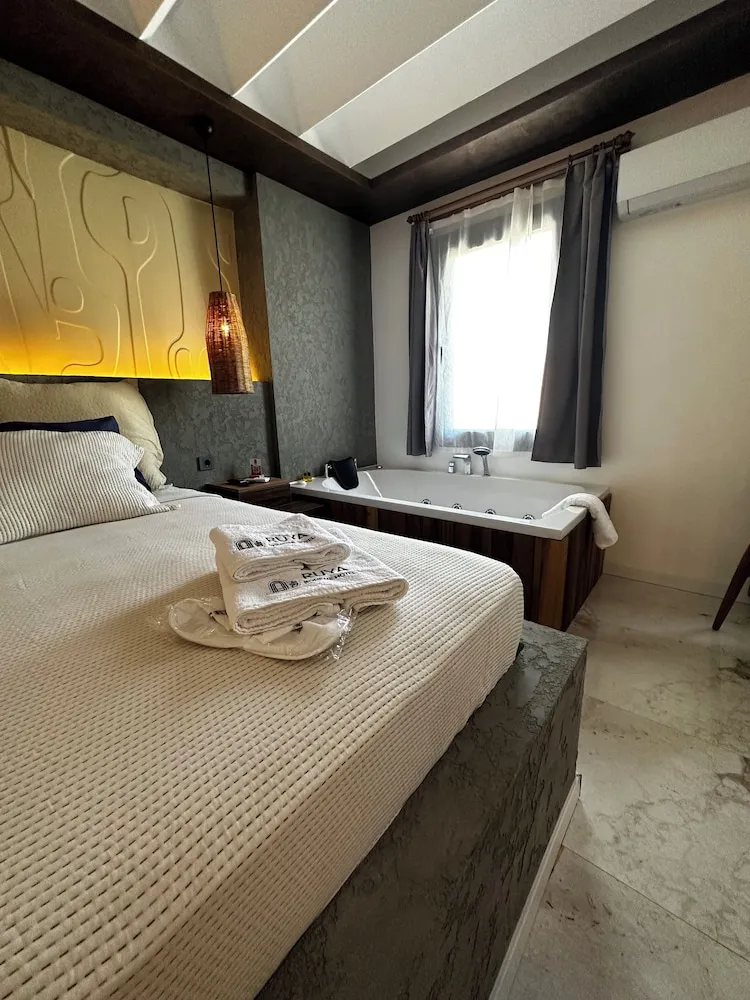 Deluxe Stüdyo Süit