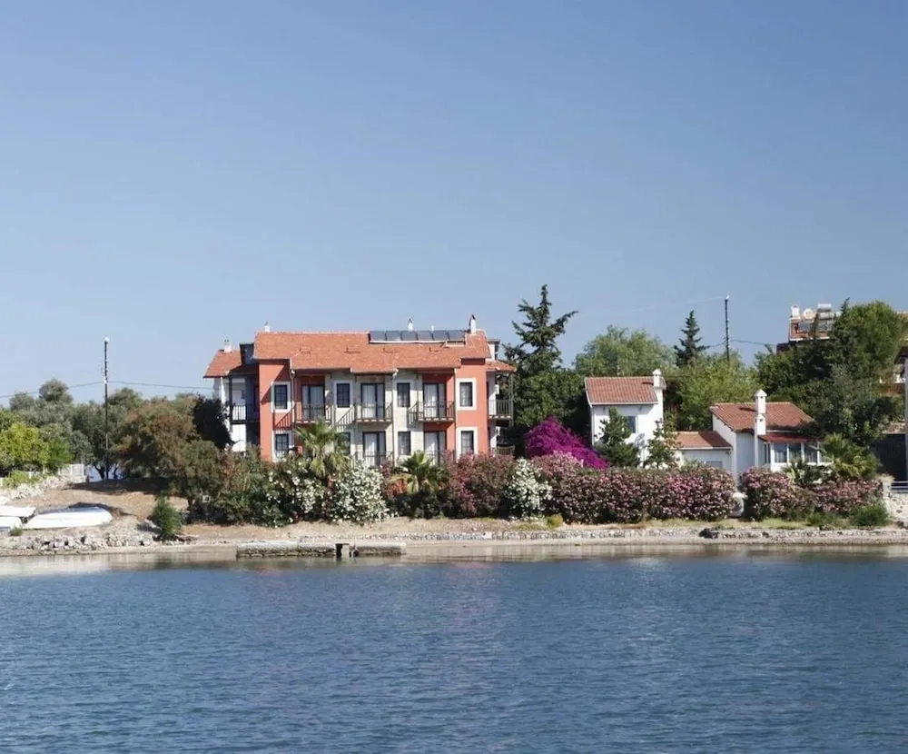 Konaklama yerinin ön cephesi