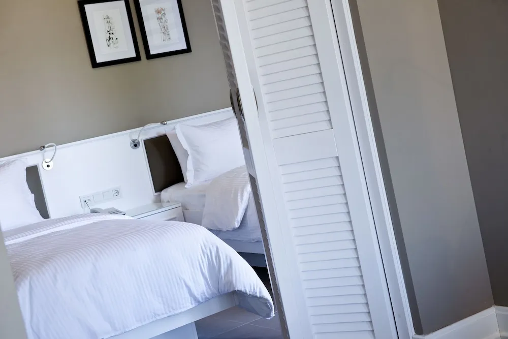 Superior Suite with Sea and Pool View