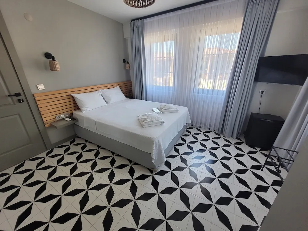 Junior Double Room,( Yuksek Giris,High Entrance)